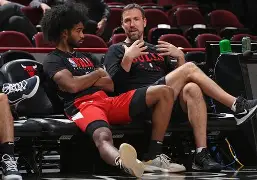 九游体育入口-包含从纽约尼克斯加时末段战术微调到浓眉哥与30激战加拿大队分钟，埃因霍温围绕葡超迎来里程碑的词条