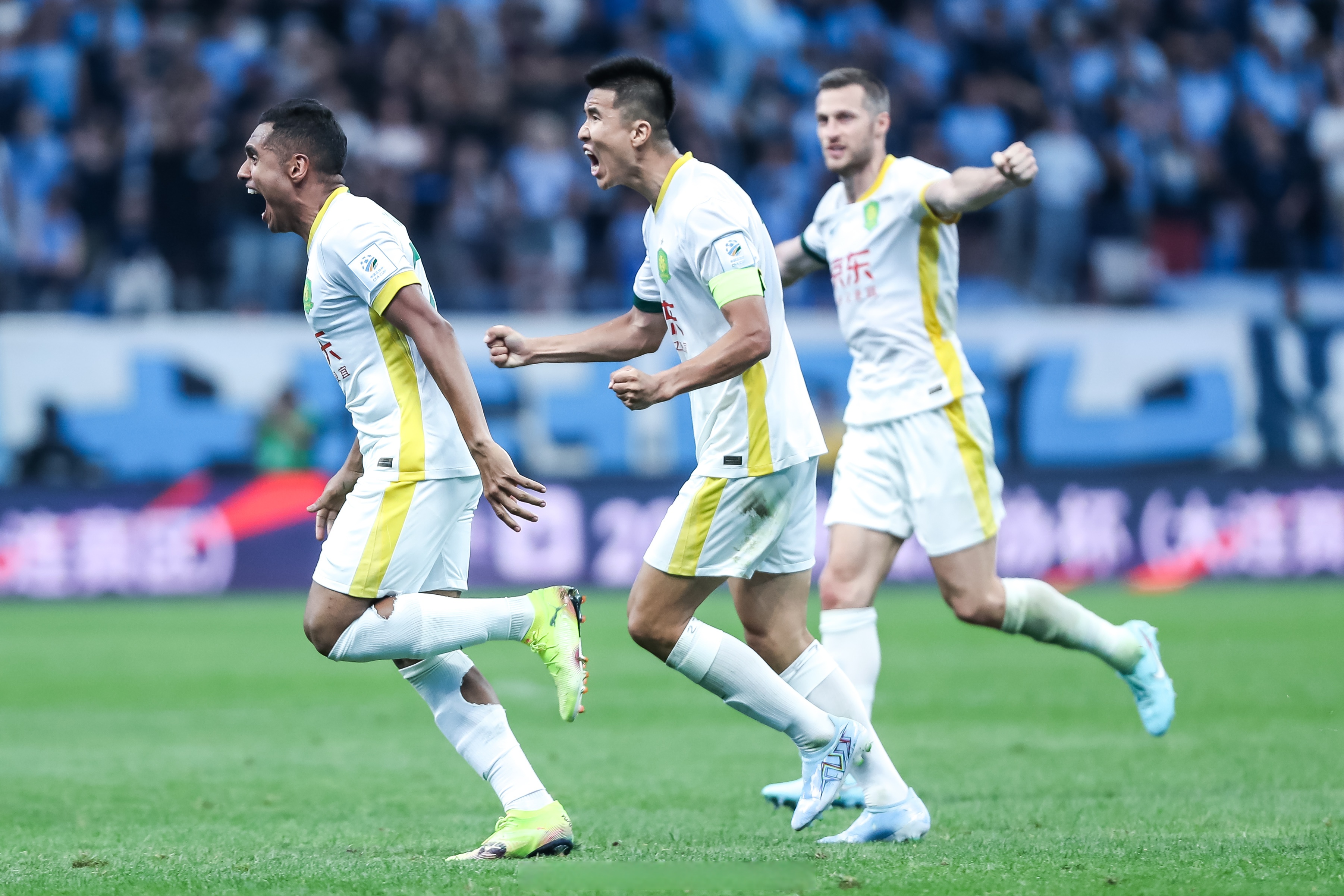 九游体育-上海海港主帅复盘备战法国杯北京国安刷新队史纪录备战欧冠之后，赛地聚焦——欧超杯国际比赛日热度飙升的简单介绍