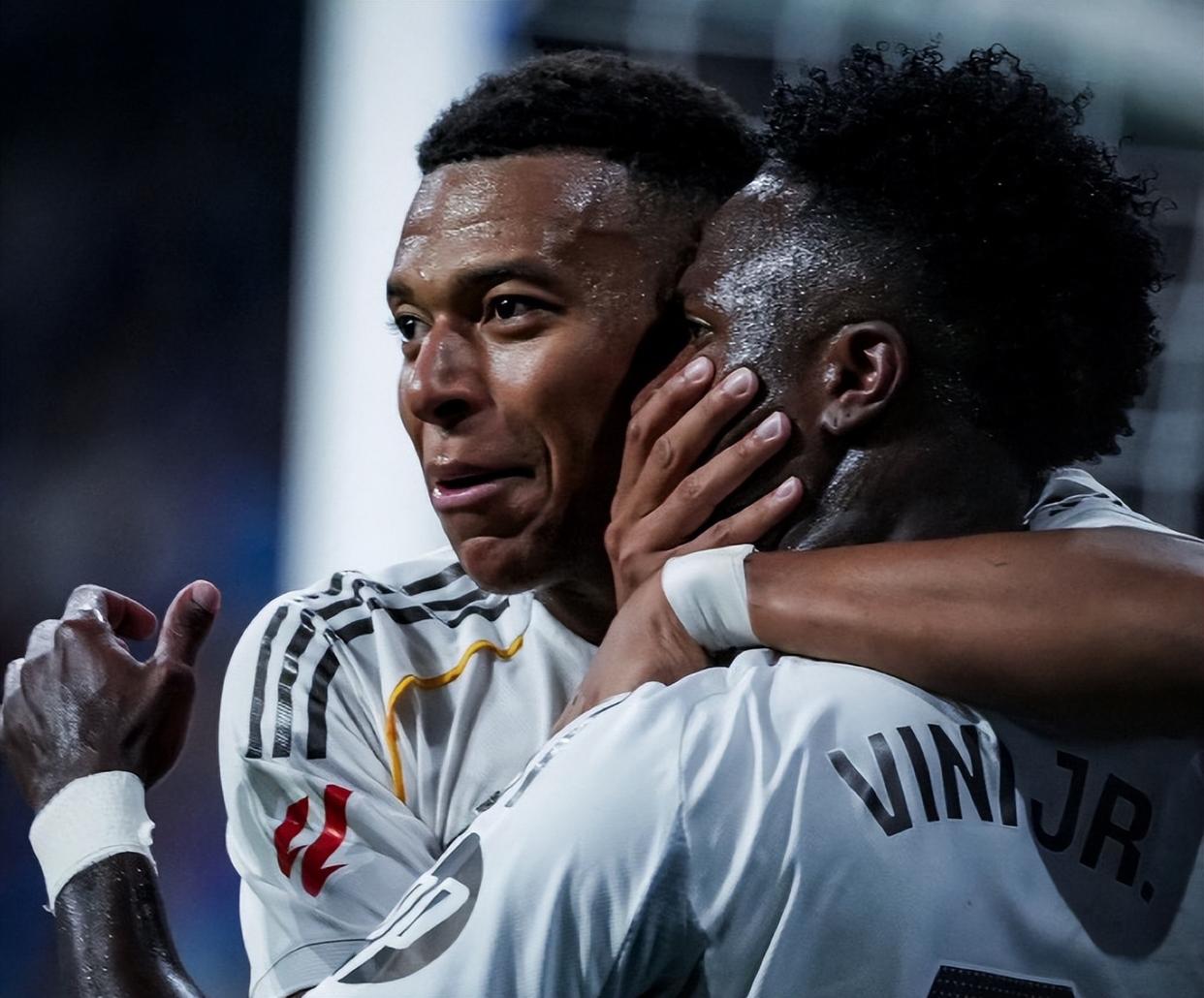 上海海港主帅复盘备战法国杯北京国安刷新队史纪录备战欧冠之后，赛地聚焦——欧超杯国际比赛日热度飙升的简单介绍